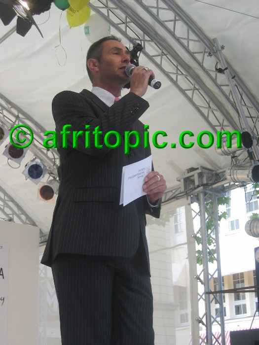 ../Images/Krefeld-Strssenmodenschau-2005 274.jpg